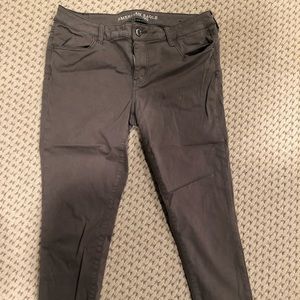 Never worn American Eagle darker gray jegging